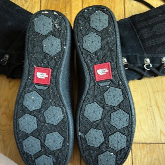 The North Face Black Winter Boots with Rugged Sole - Picture 4 of 4